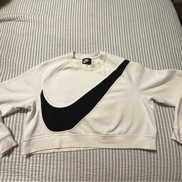Nike Tops - Womens Size M Nike Sportswear Big Logo Fleece‎ Sweatshirt Blk/Wht BV3933